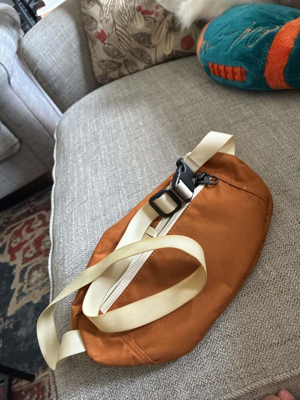 Walker Goods Louie Sling Bag in Cinnamon/Rust - Picture 6 of 7
